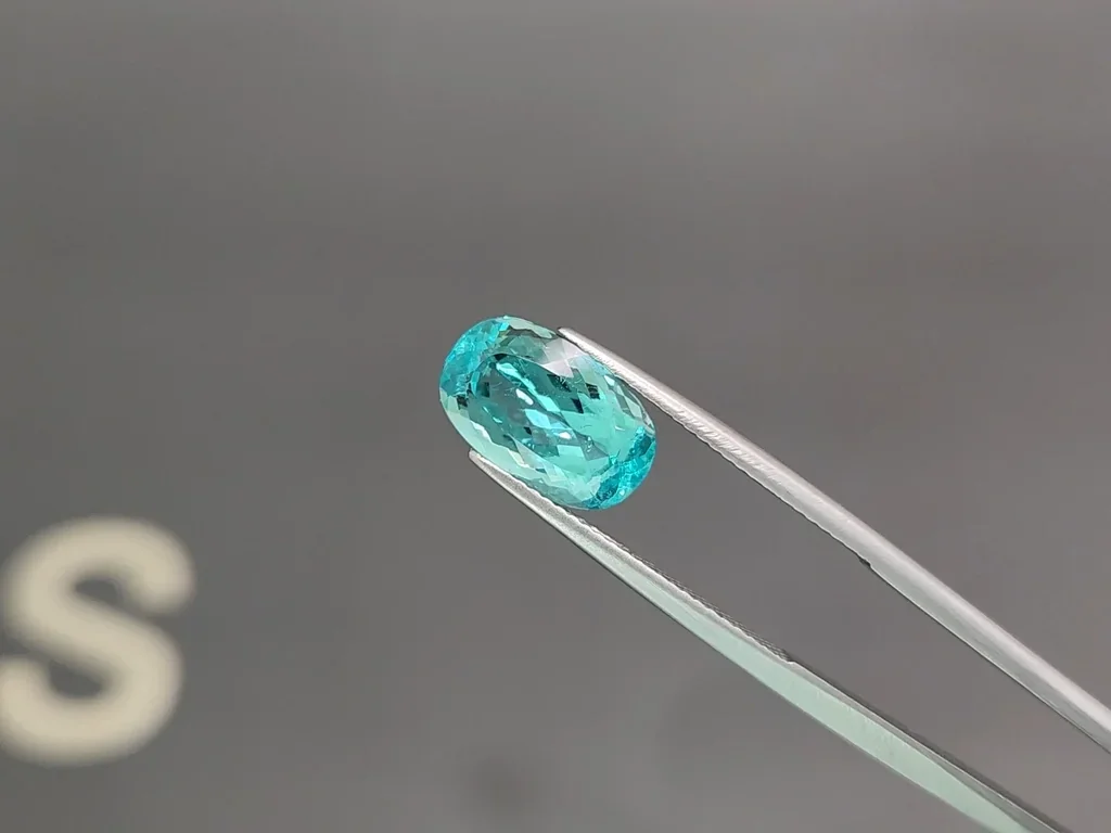 Neon blue tourmaline Paraiba in cushion cut 4.02 carats - Image 4