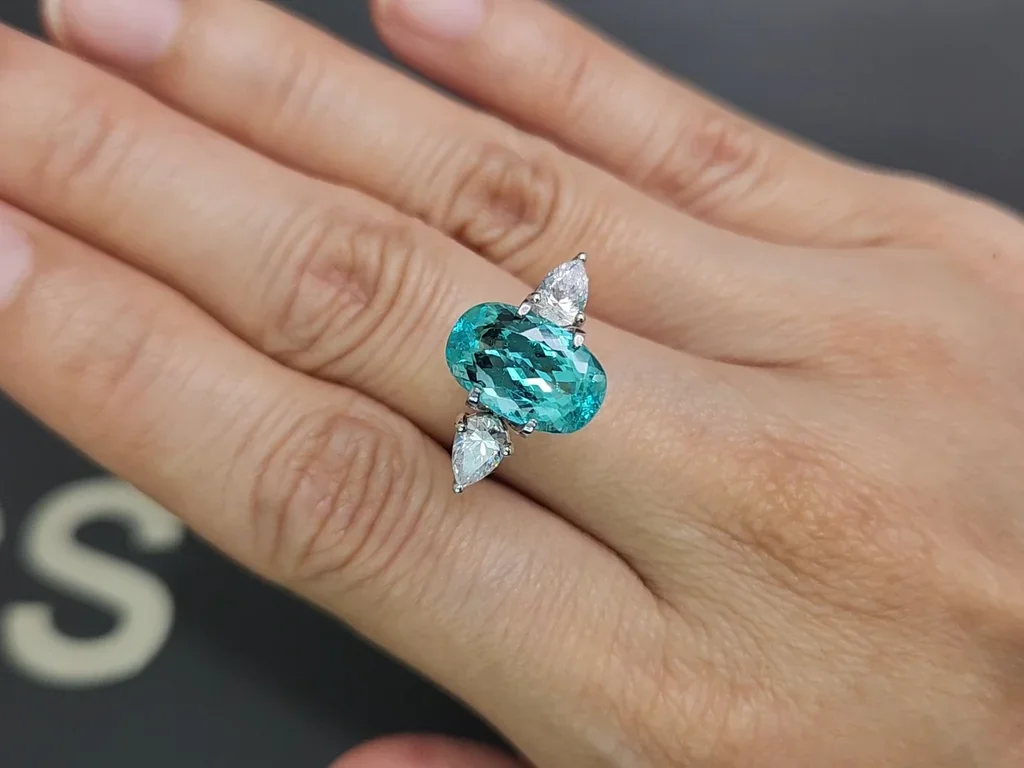 Neon blue tourmaline Paraiba in cushion cut 4.02 carats - Image 2