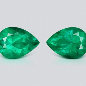 Pair of intense green emeralds in pear cut 4.81 carats