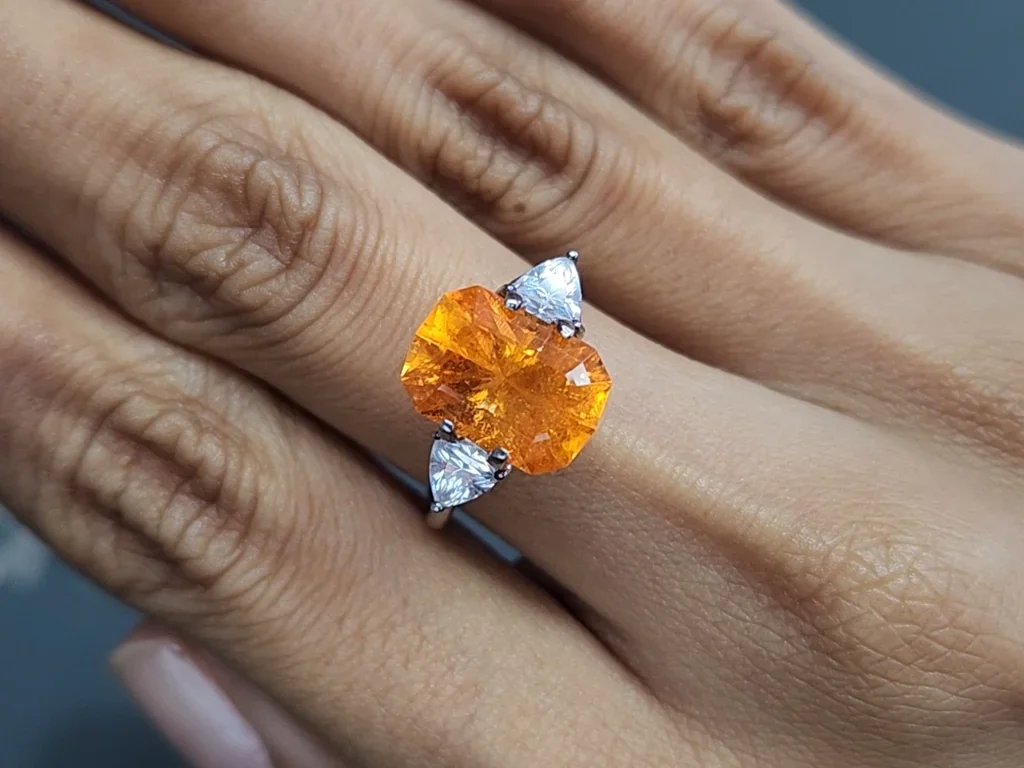 Garnet spessartine cushion cut 6.17carats, Srilanka - Image 2